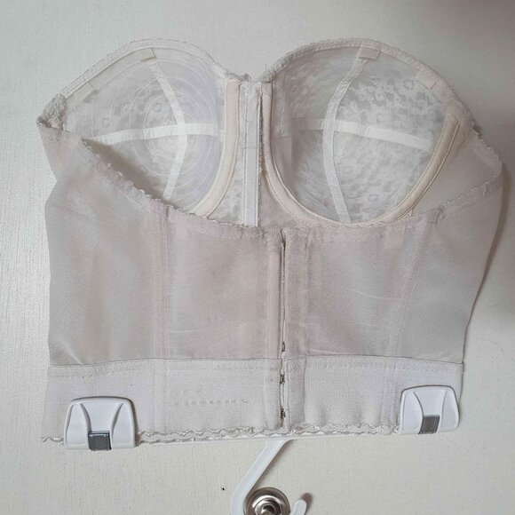 Vintage strapless bra bustier in off white with lace size bust is approx C 36 - Picture 2 of 3